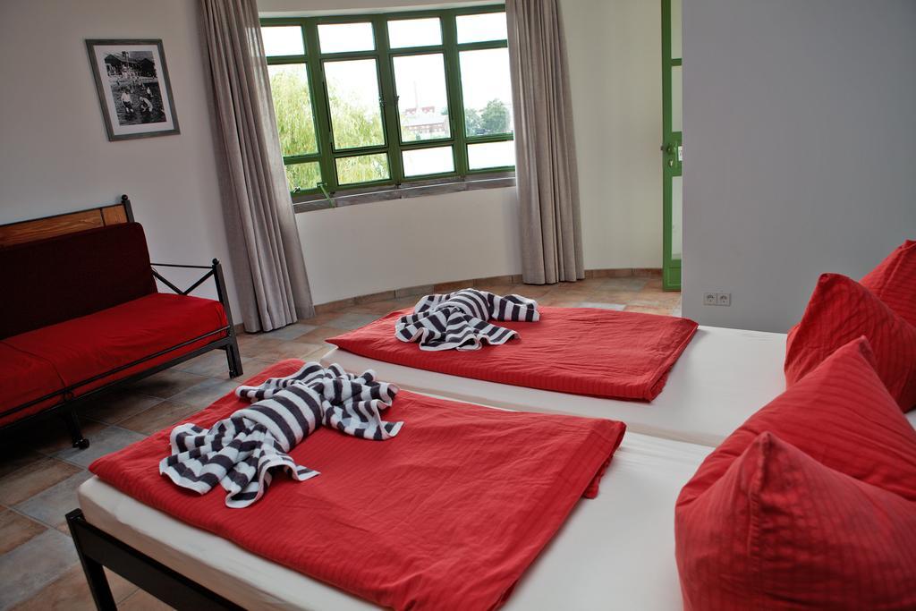 Seminar- Und Gaestehaus Flussbad Gartenstrasse ベルリン 部屋 写真
